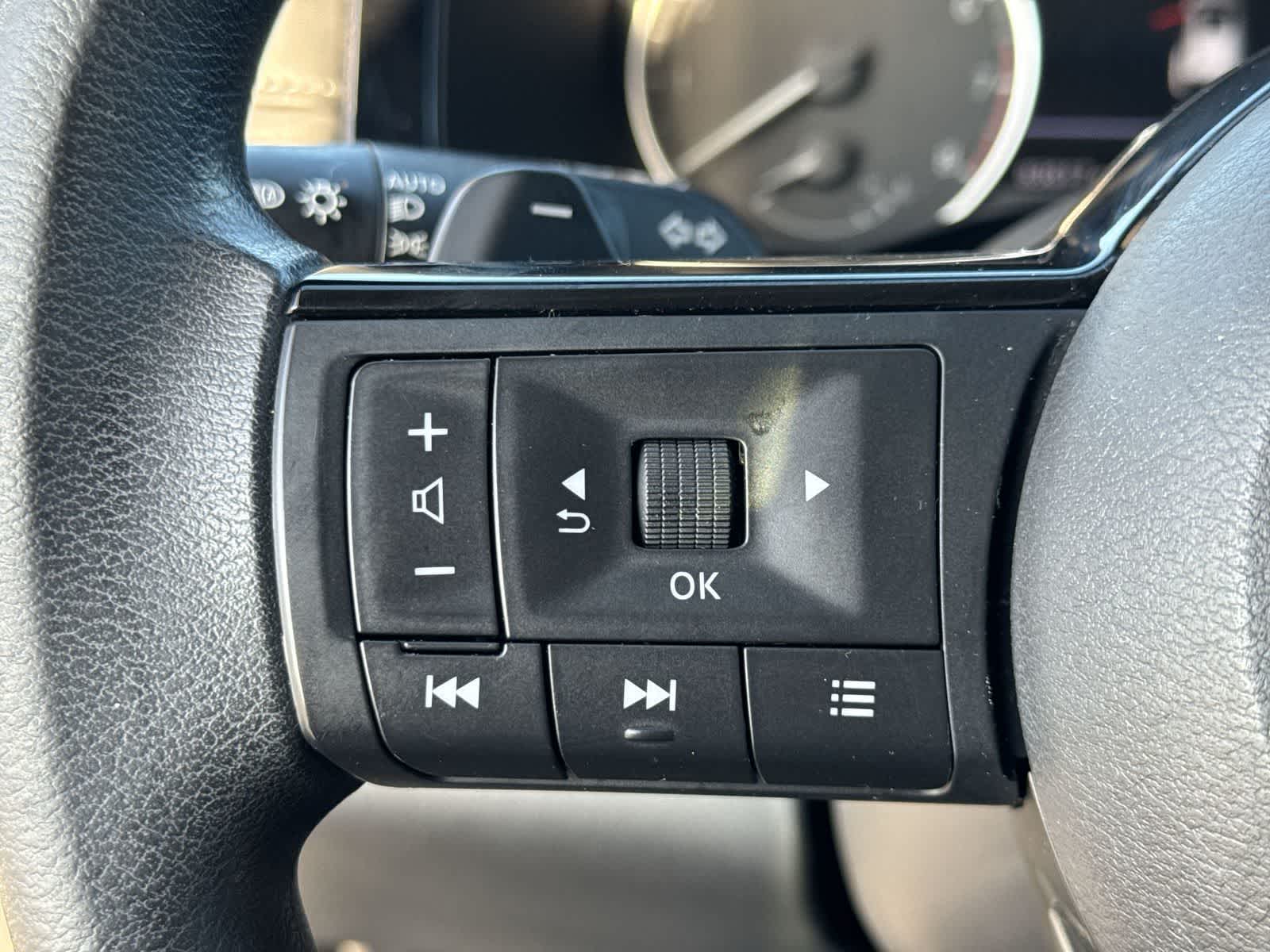 2022 Nissan Pathfinder S