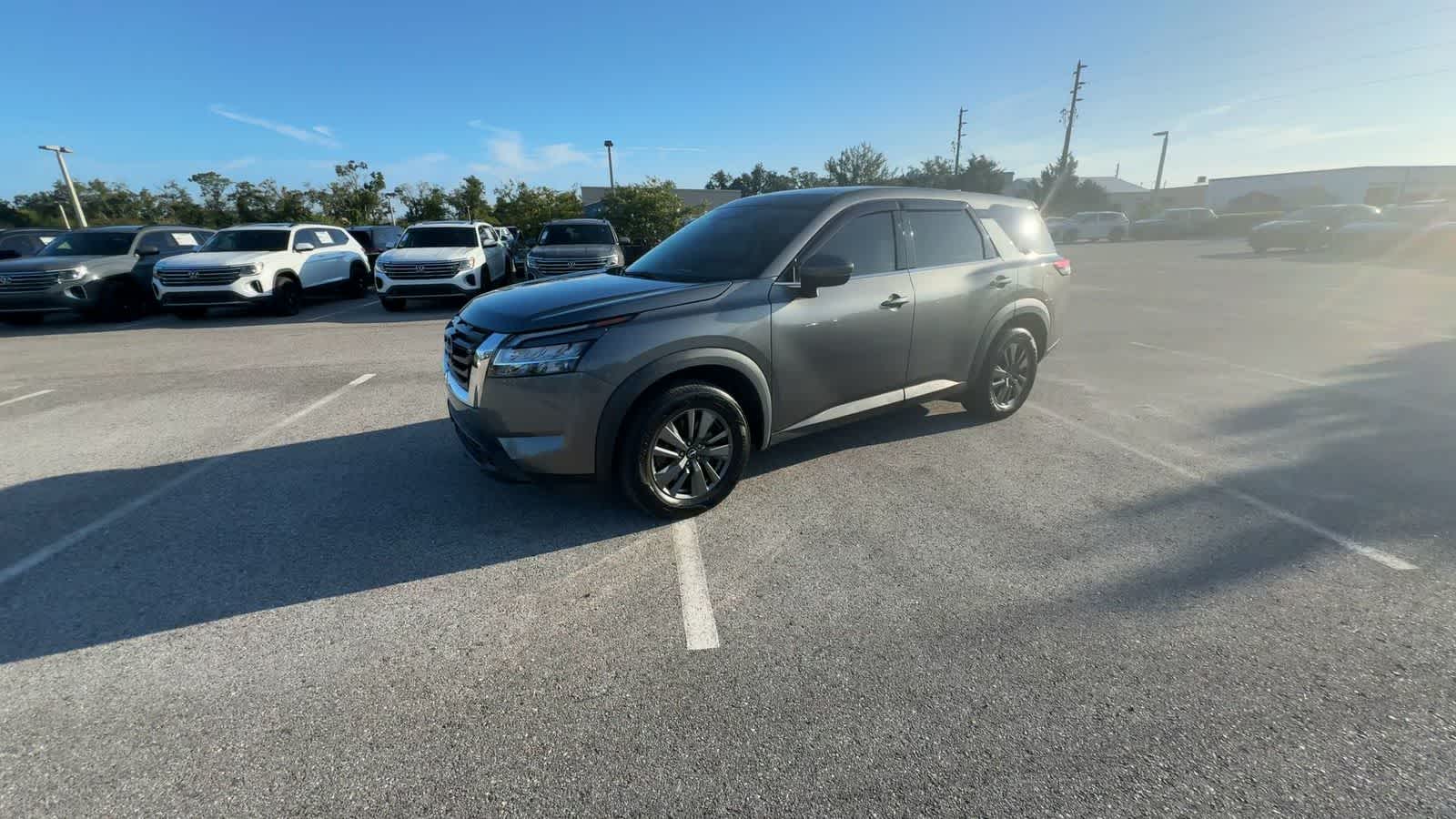 2022 Nissan Pathfinder S