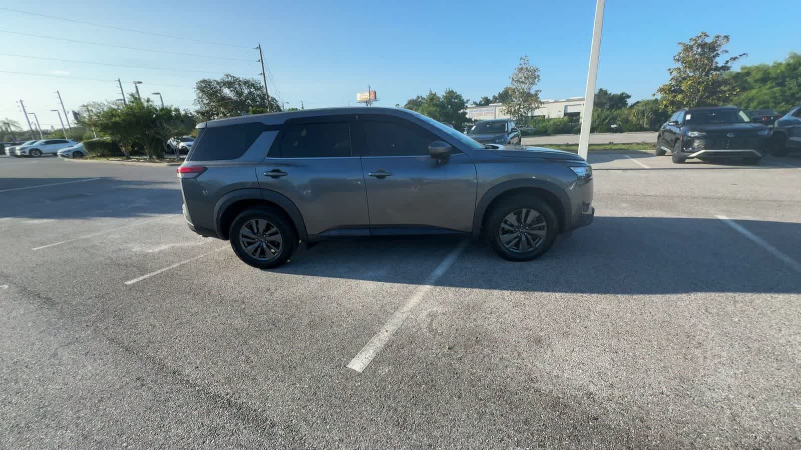 2022 Nissan Pathfinder S