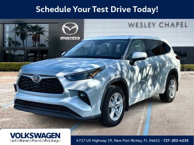 2022 Toyota Highlander Hybrid LE