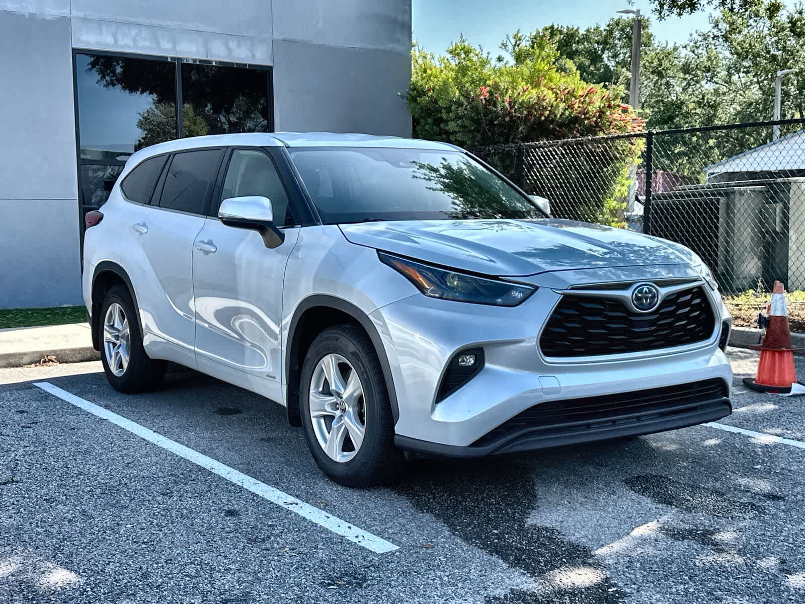 2022 Toyota Highlander Hybrid LE