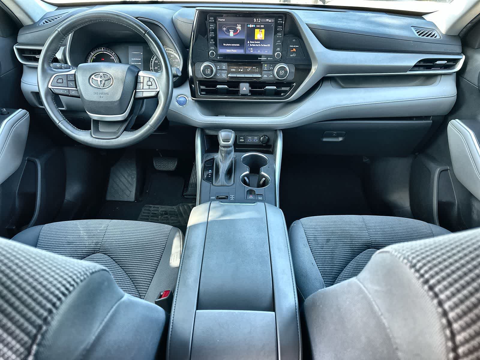 2022 Toyota Highlander Hybrid LE