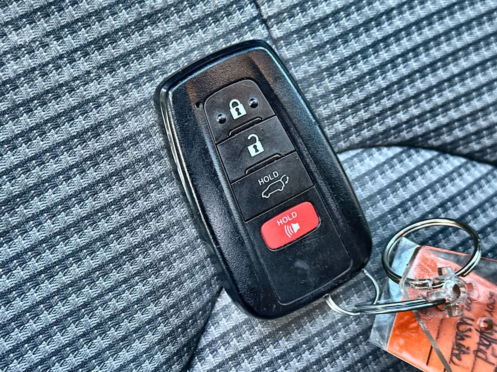 2022 Toyota Highlander Hybrid LE