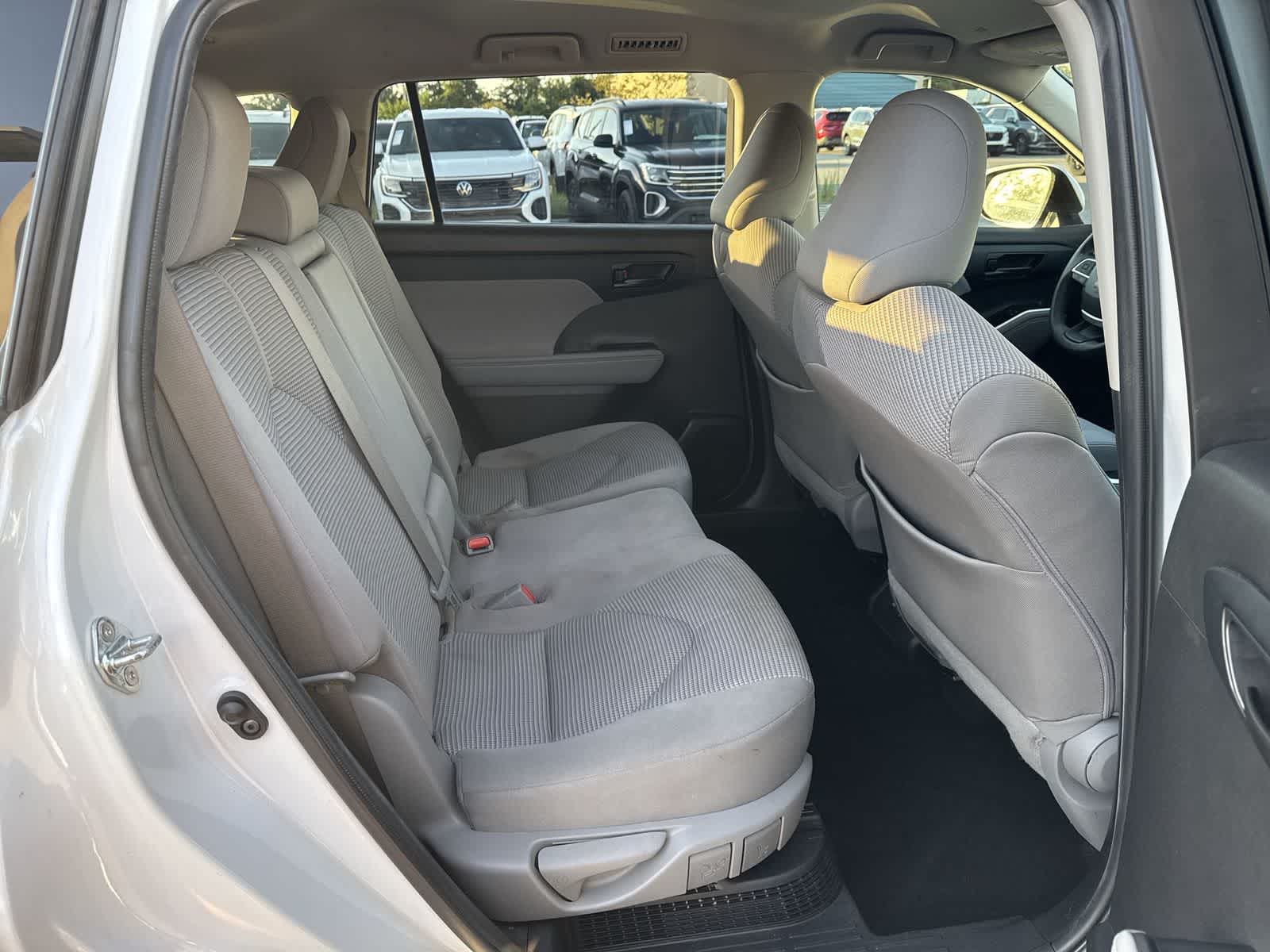 2022 Toyota Highlander Hybrid LE