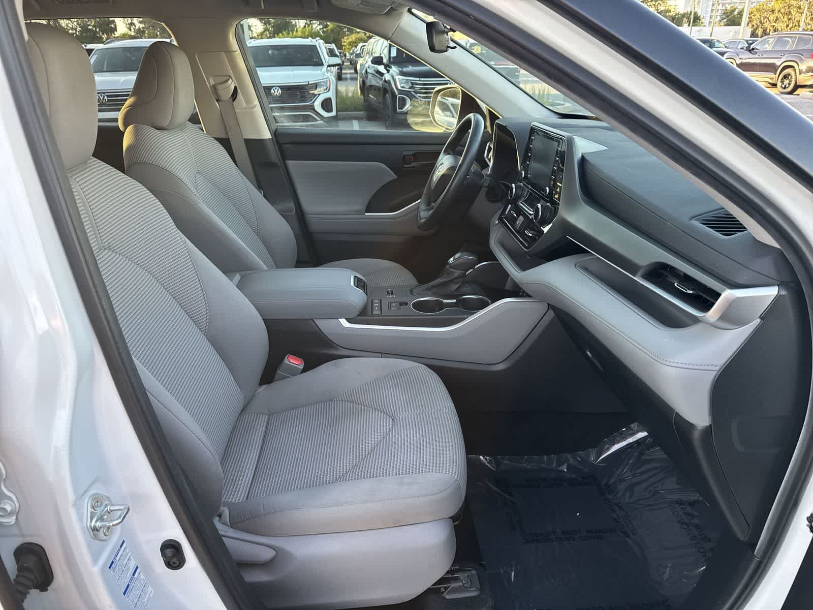 2022 Toyota Highlander Hybrid LE