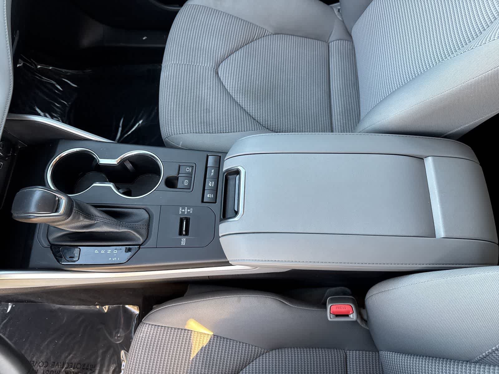 2022 Toyota Highlander Hybrid LE