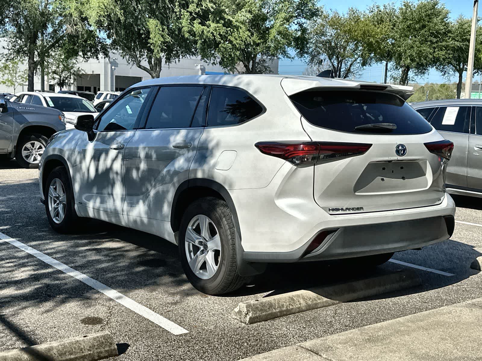 2022 Toyota Highlander Hybrid LE
