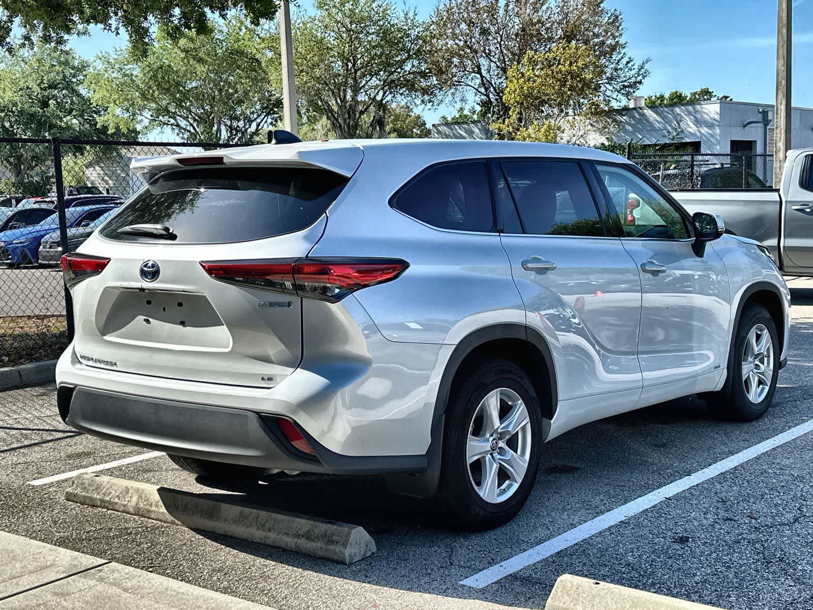 2022 Toyota Highlander Hybrid LE