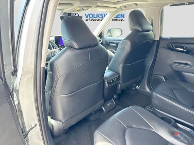 2025 Toyota Highlander XLE