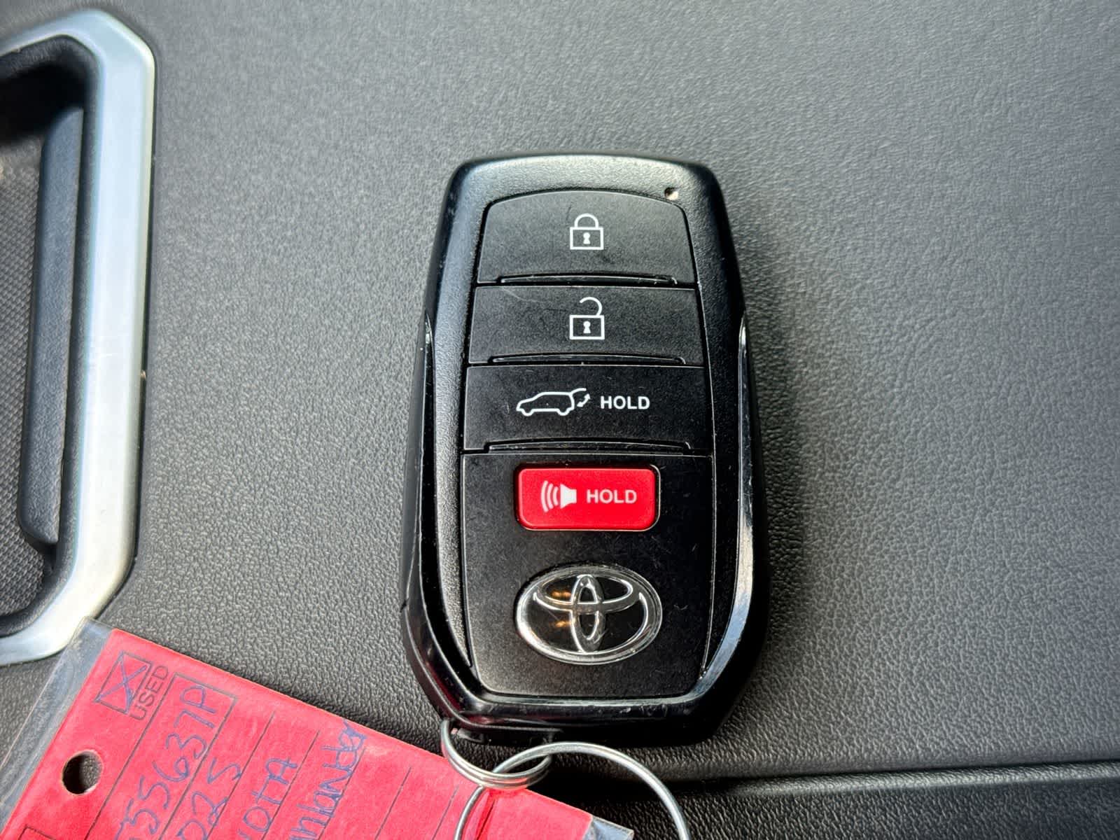 2025 Toyota Highlander XLE