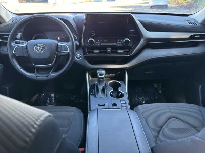 2024 Toyota Highlander LE