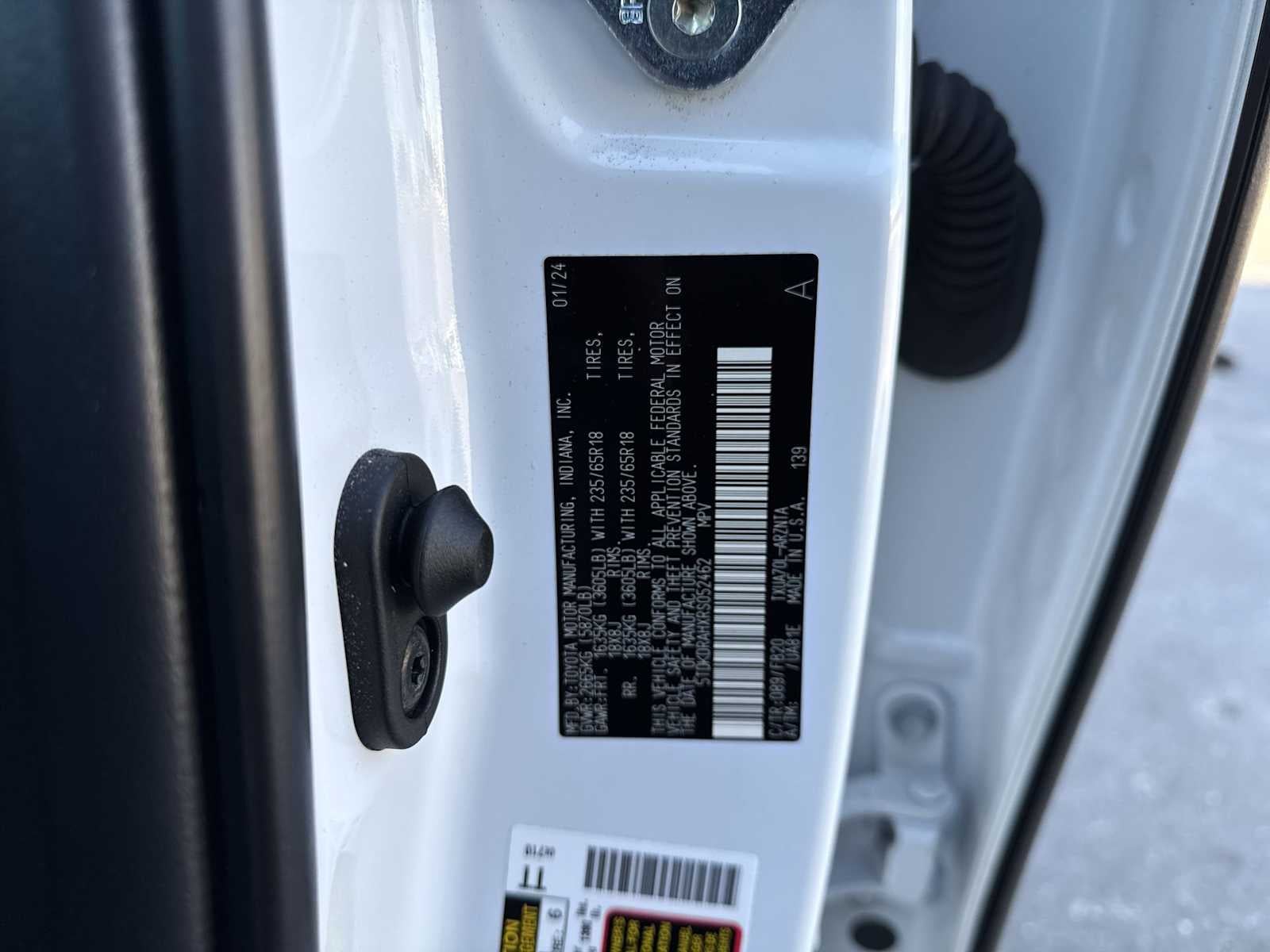 2024 Toyota Highlander LE