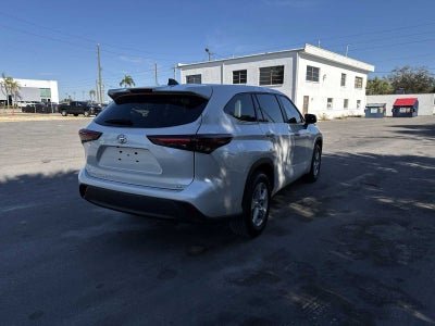 2024 Toyota Highlander LE