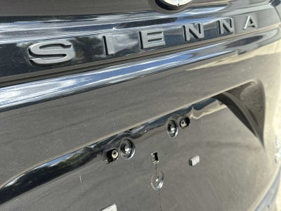 2023 Toyota Sienna LE