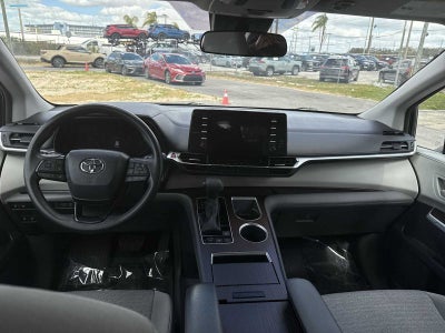2023 Toyota Sienna LE