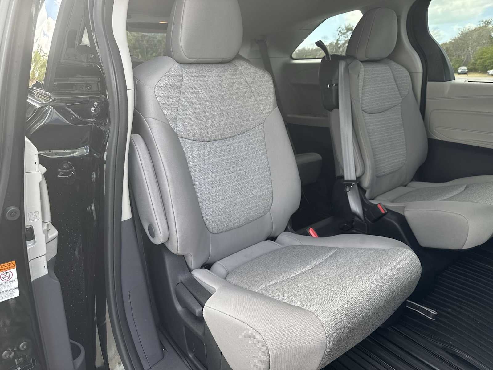 2023 Toyota Sienna LE