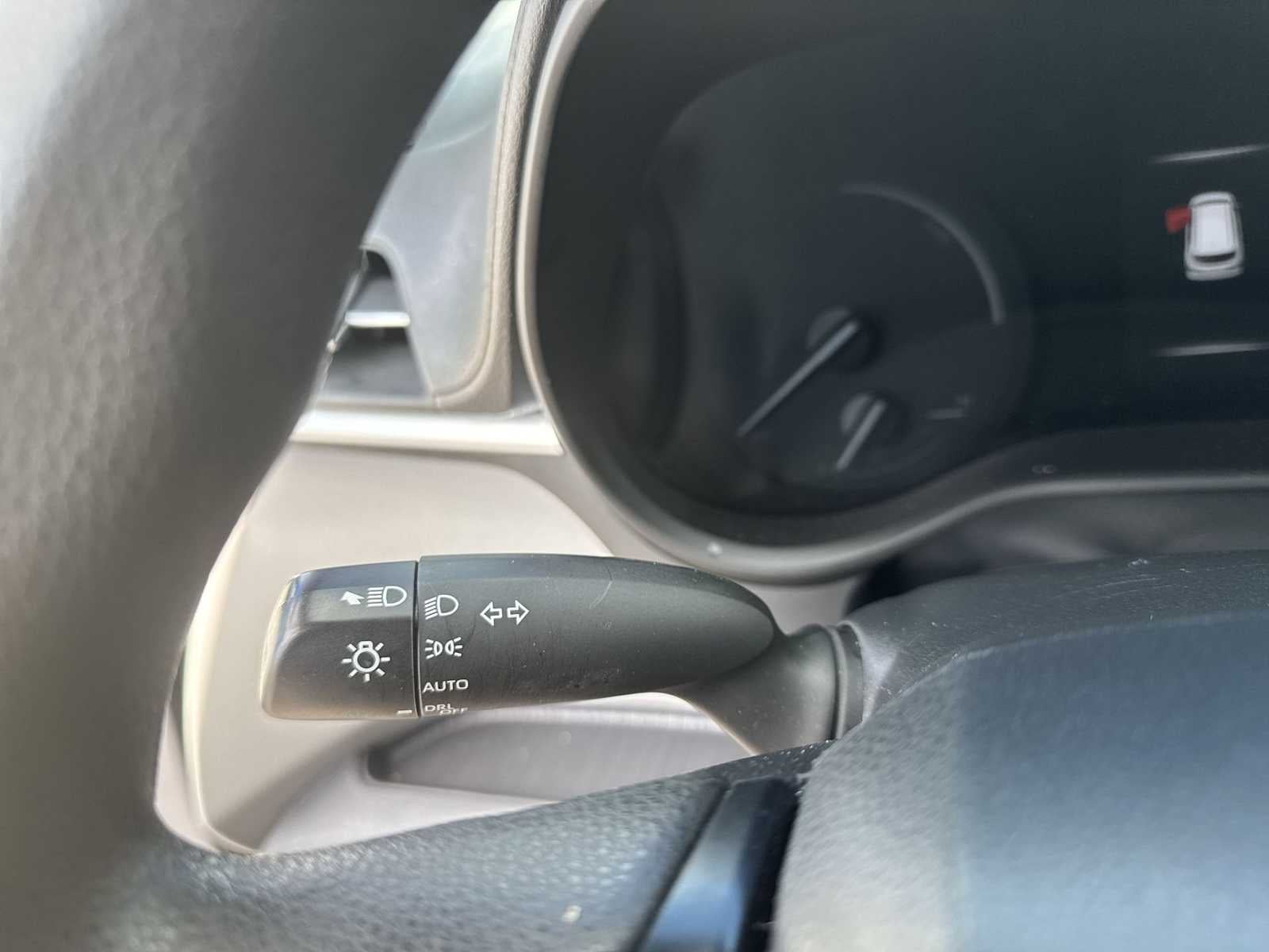 2023 Toyota Sienna LE