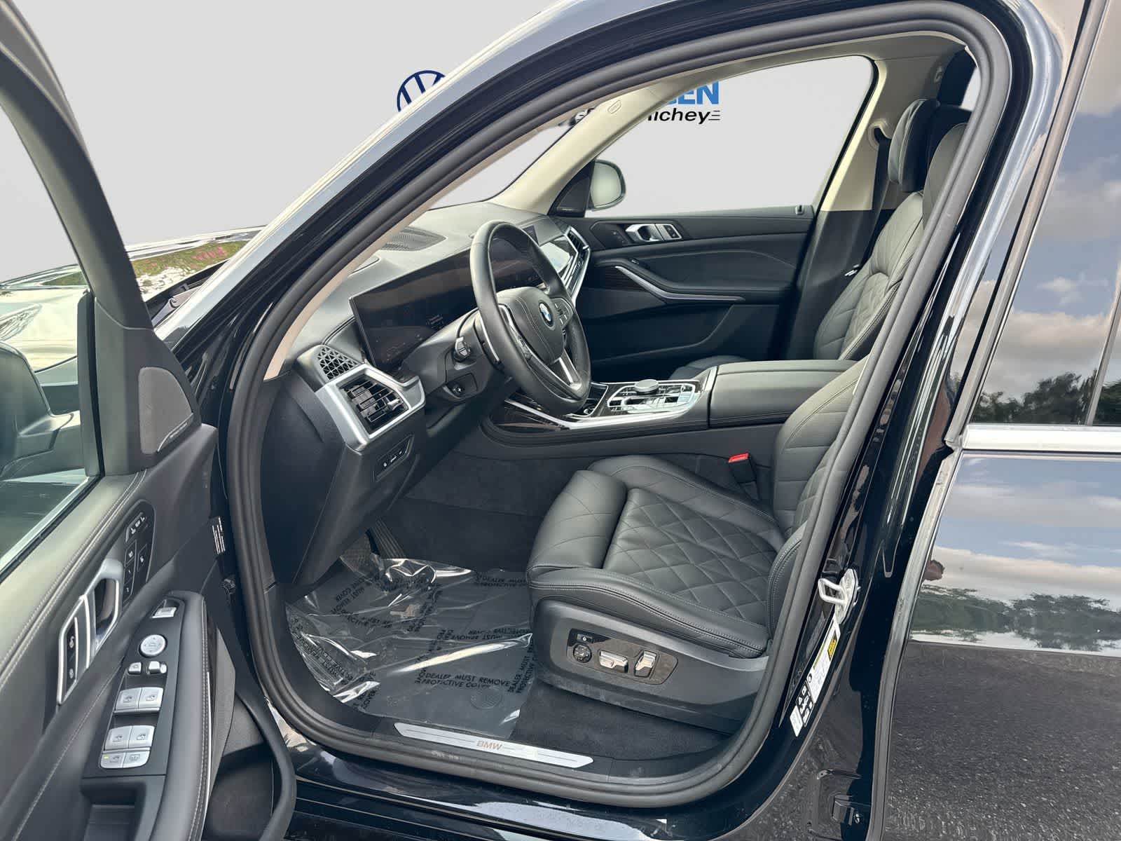 2025 BMW X7 xDrive40i
