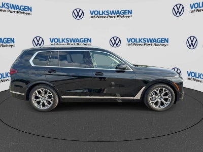 2025 BMW X7 xDrive40i