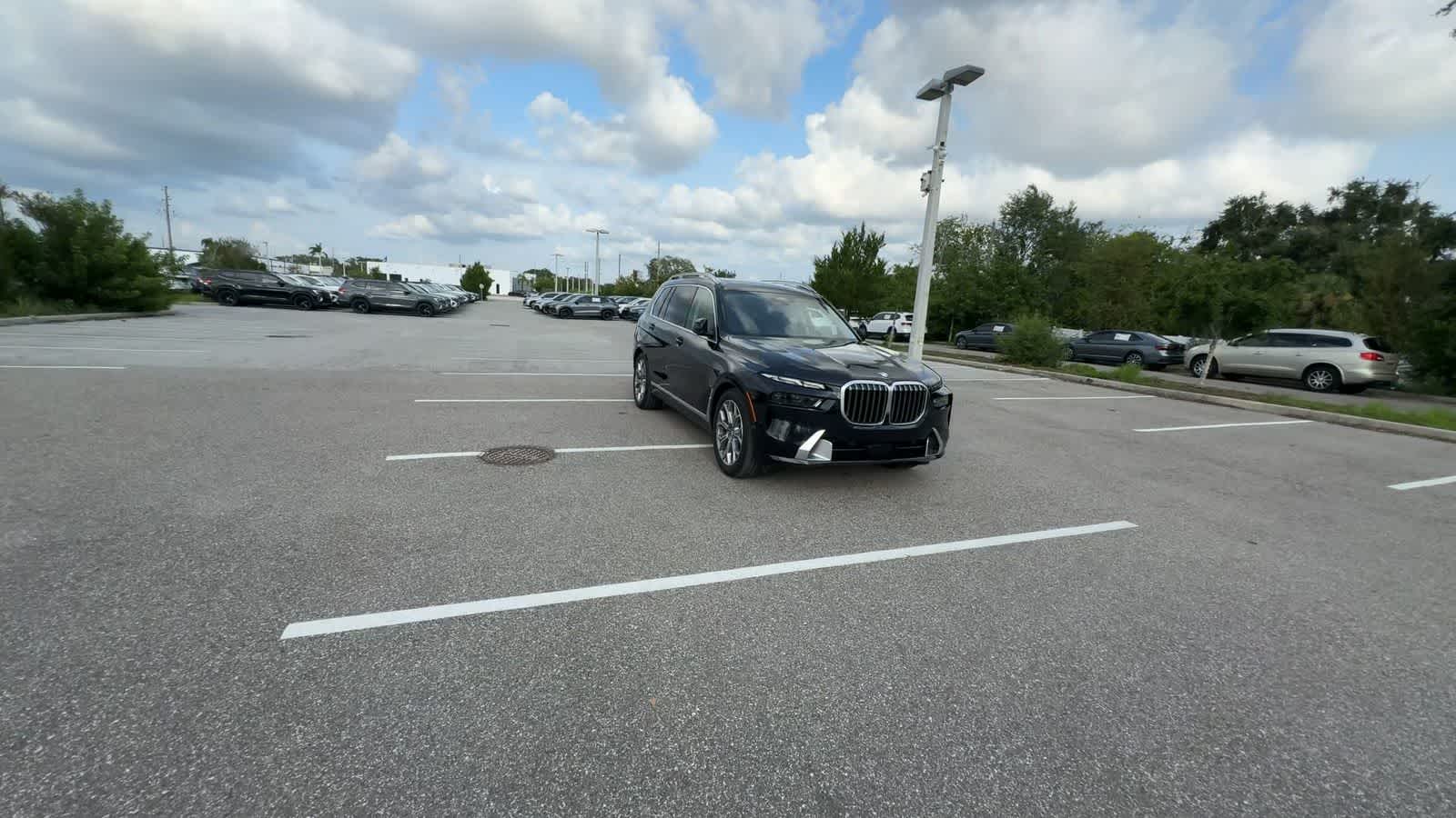 2025 BMW X7 xDrive40i