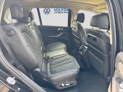 2025 BMW X7 xDrive40i