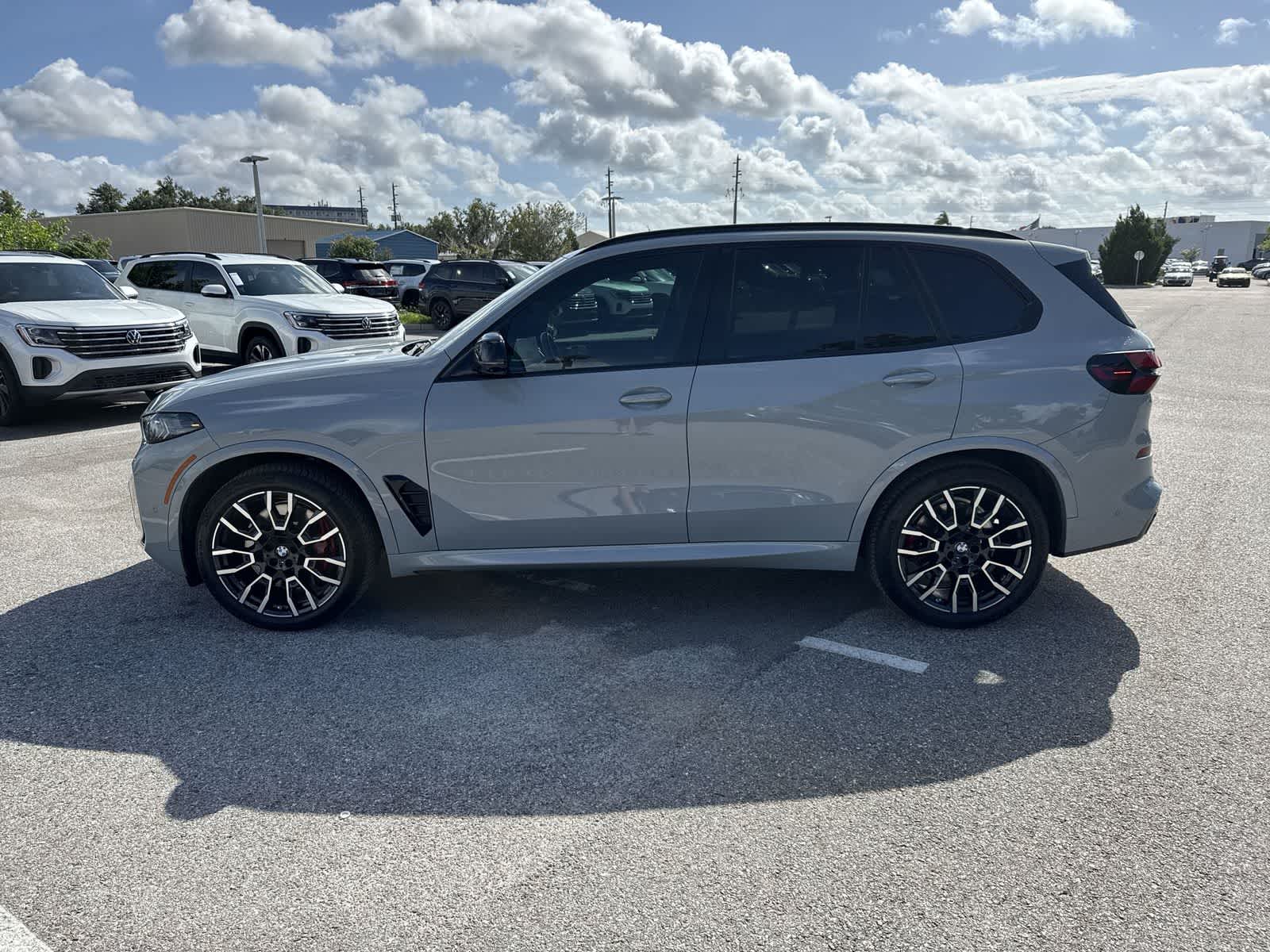 2024 BMW X5 M60i M60i
