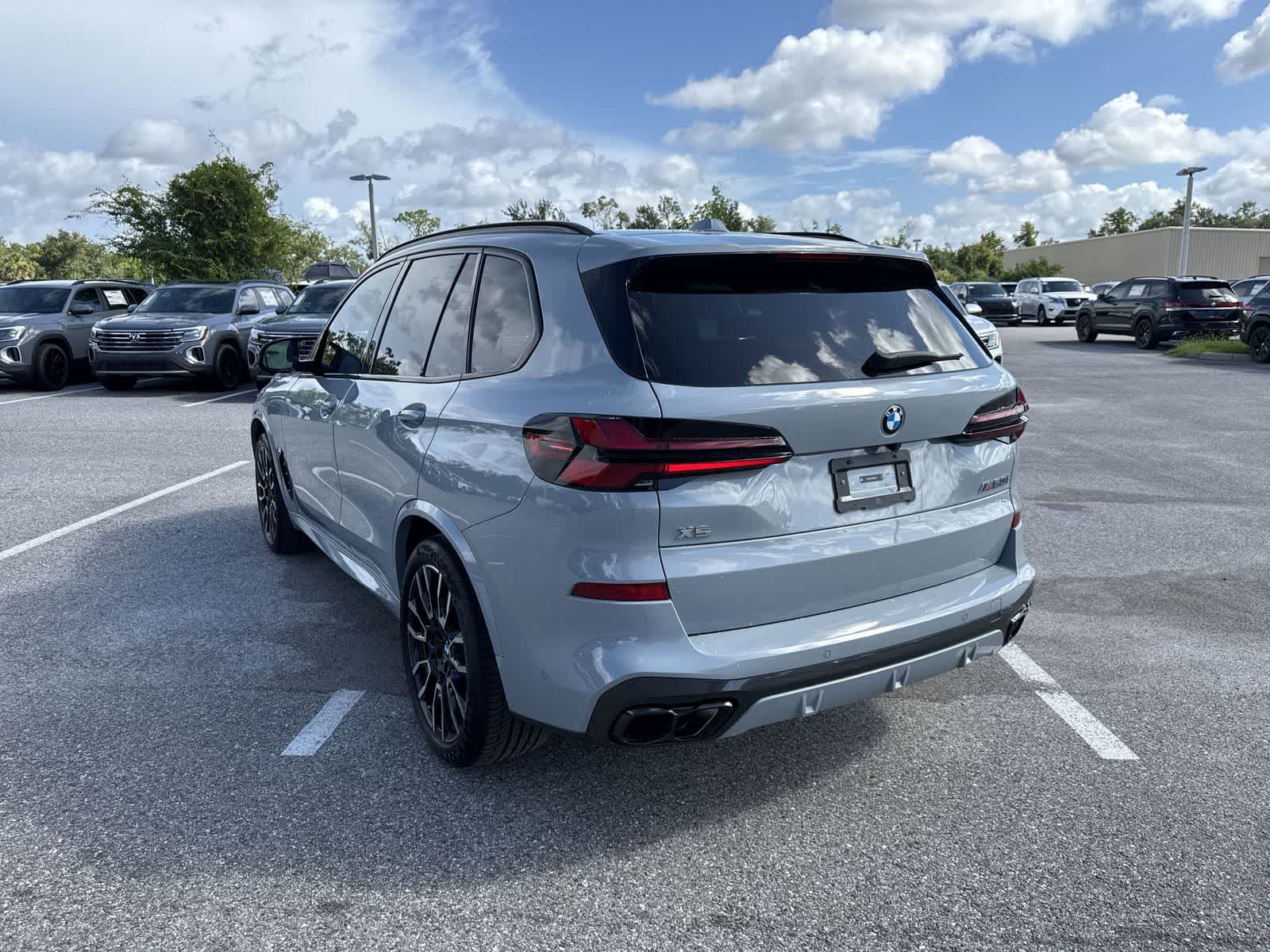2024 BMW X5 M60i M60i