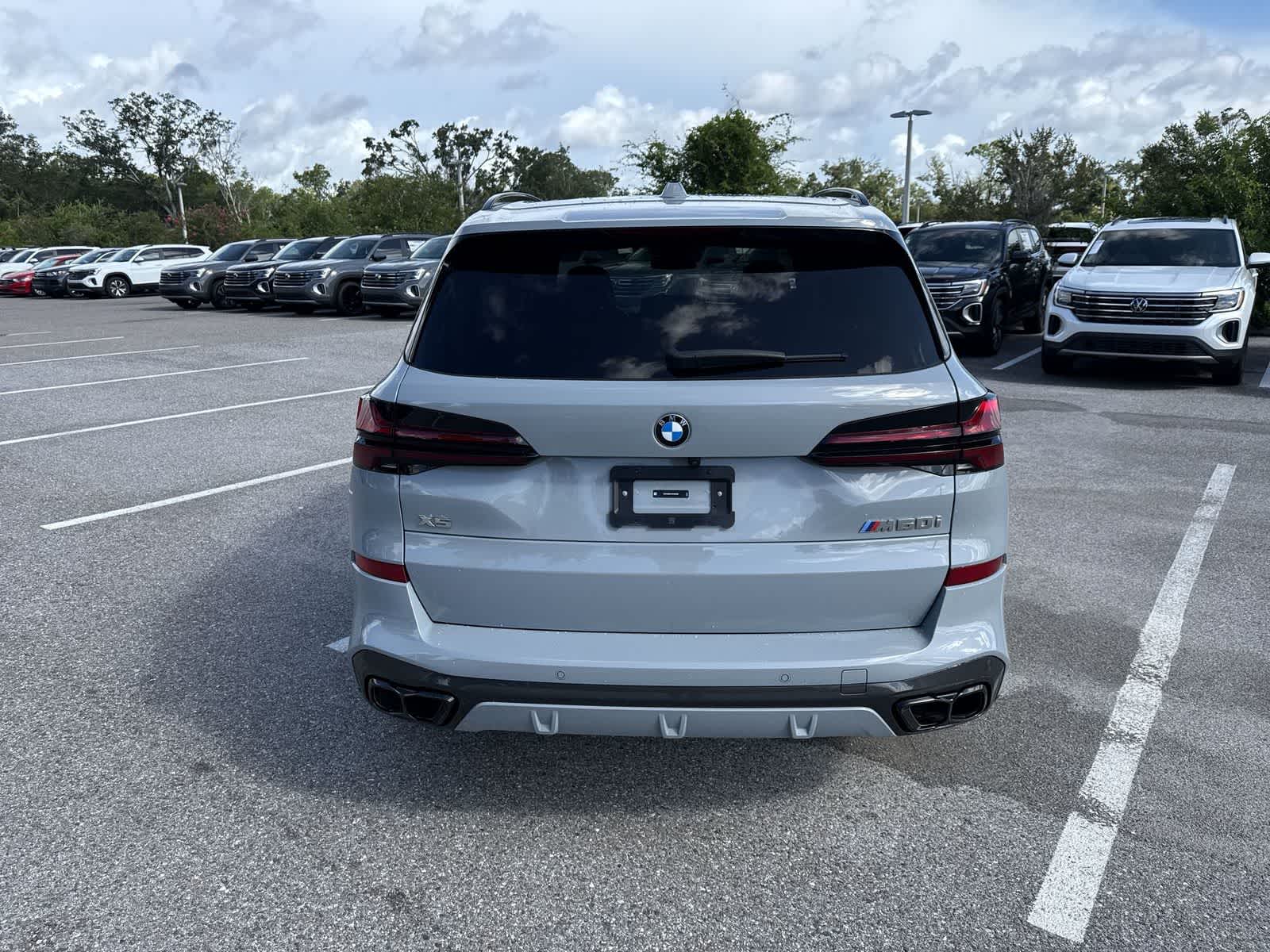 2024 BMW X5 M60i M60i