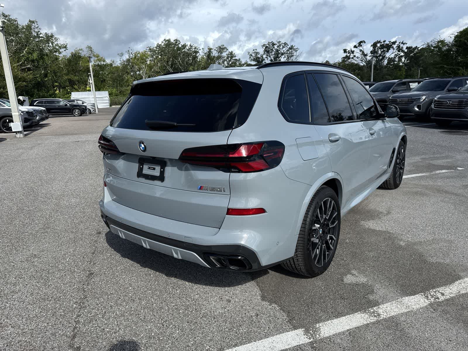 2024 BMW X5 M60i M60i
