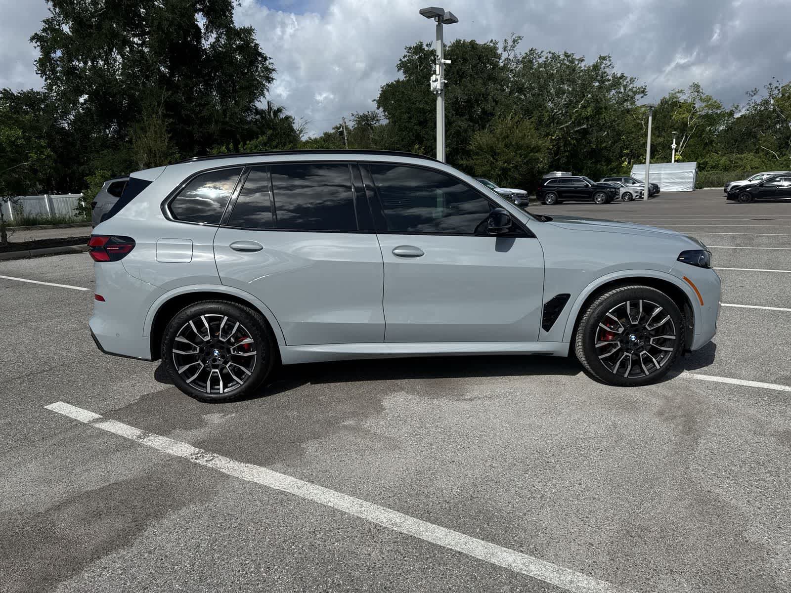 2024 BMW X5 M60i M60i