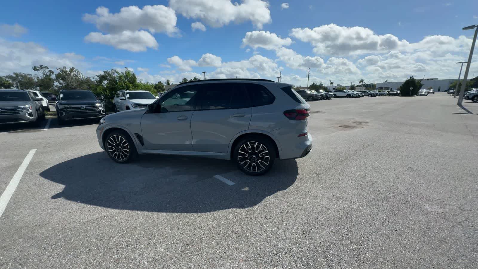 2024 BMW X5 M60i M60i