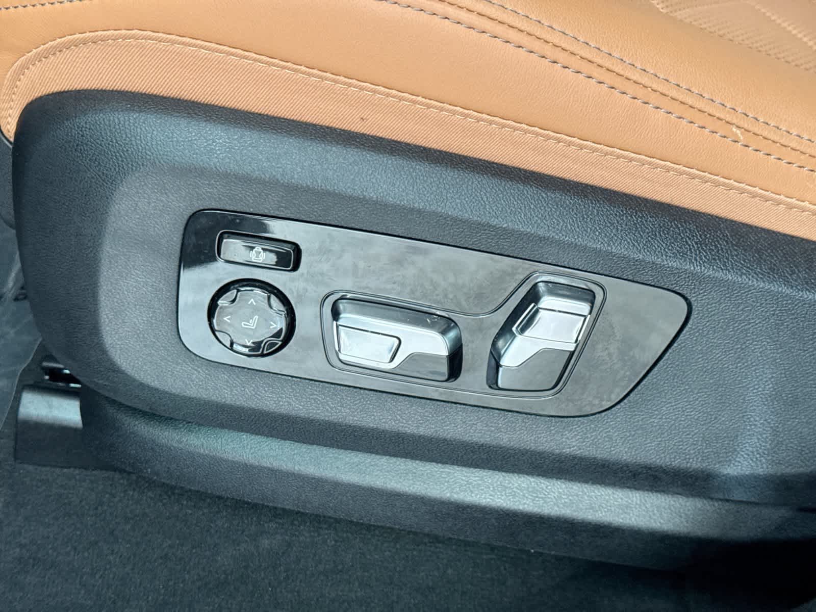 2025 BMW X6 xDrive40i xDrive40i