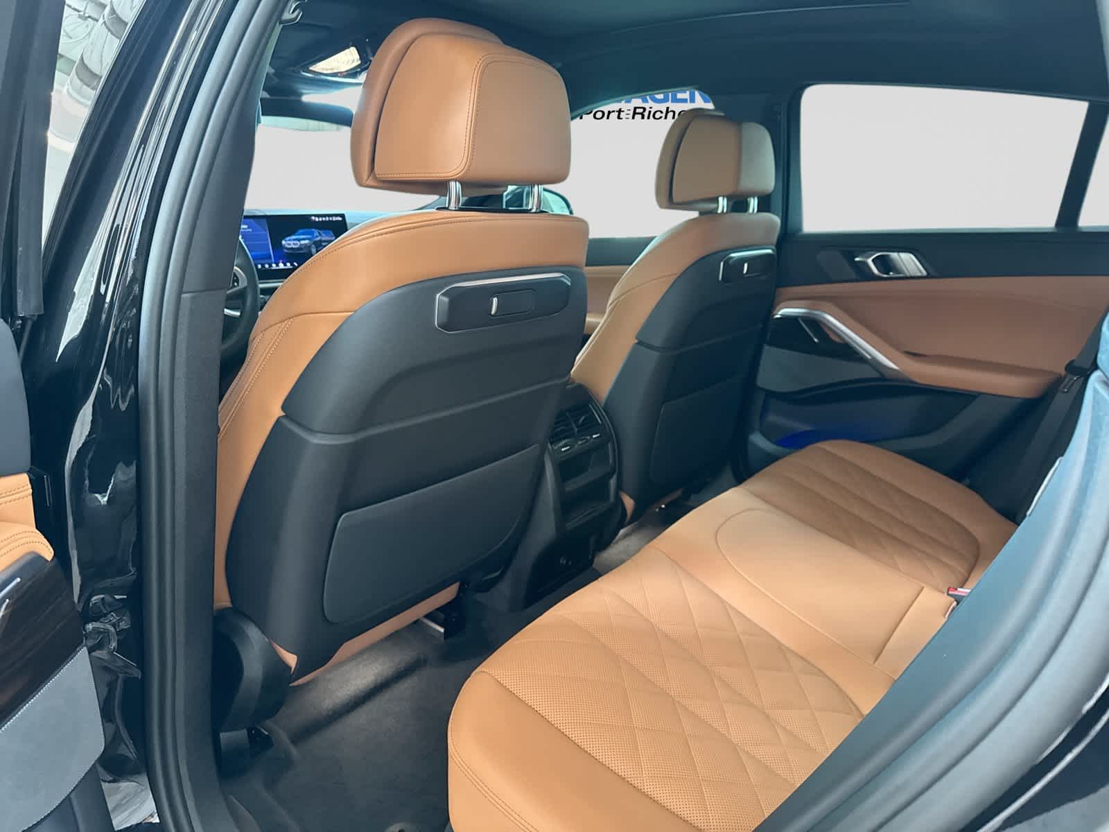 2025 BMW X6 xDrive40i xDrive40i