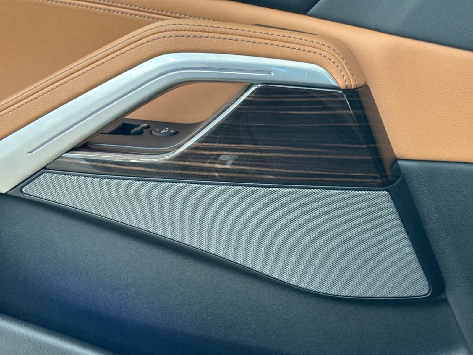 2025 BMW X6 xDrive40i xDrive40i