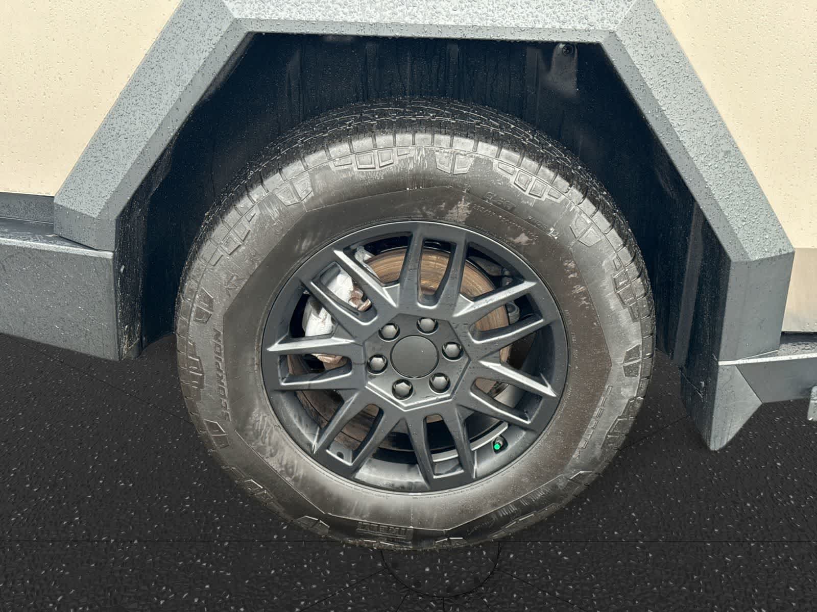 2024 Tesla Cybertruck Cyberbeast