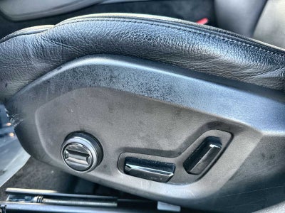 2023 Volvo S60 Recharge Plug-In Hybrid Plus Dark Theme