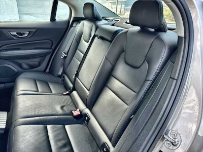 2023 Volvo S60 Recharge Plug-In Hybrid Plus Dark Theme