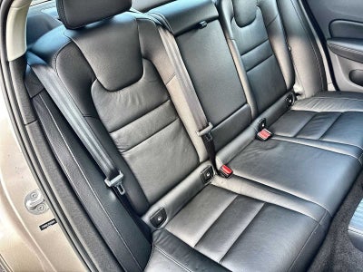 2023 Volvo S60 Recharge Plug-In Hybrid Plus Dark Theme