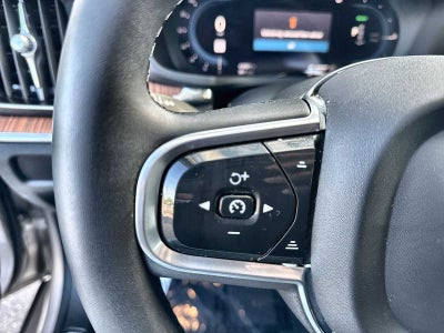 2023 Volvo S60 Recharge Plug-In Hybrid Plus Dark Theme