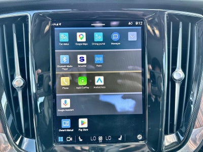 2023 Volvo S60 Recharge Plug-In Hybrid Plus Dark Theme