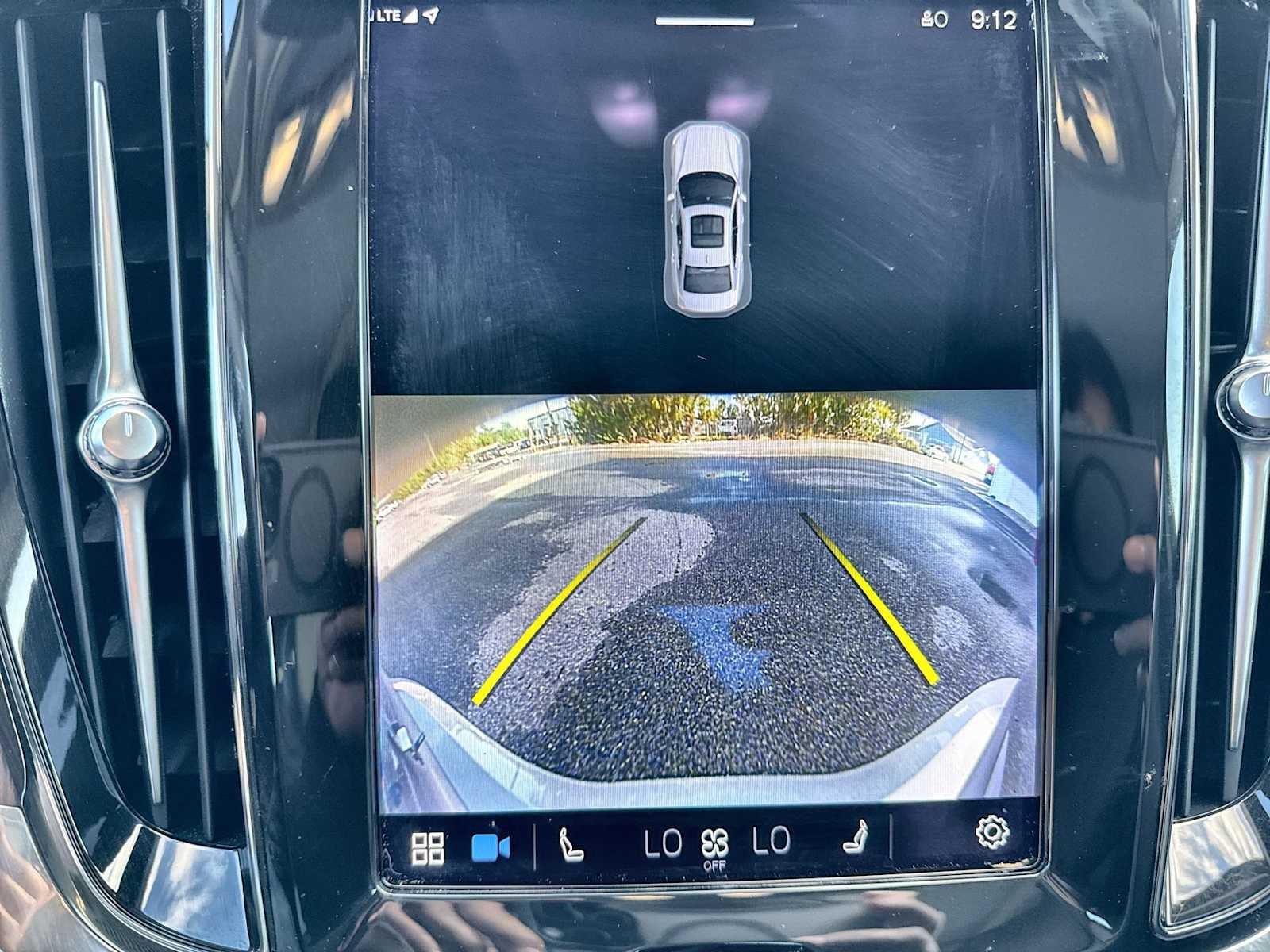 2023 Volvo S60 Recharge Plug-In Hybrid Plus Dark Theme