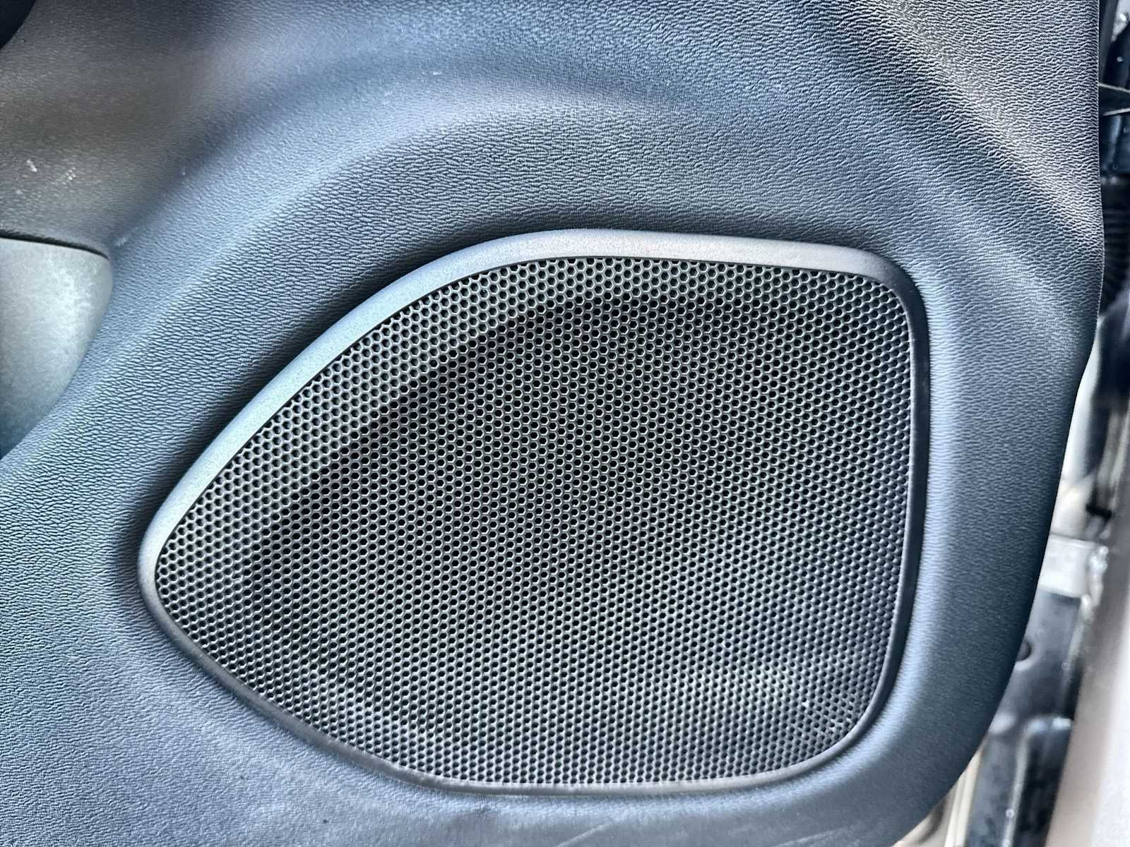 2023 Volvo S60 Recharge Plug-In Hybrid Plus Dark Theme