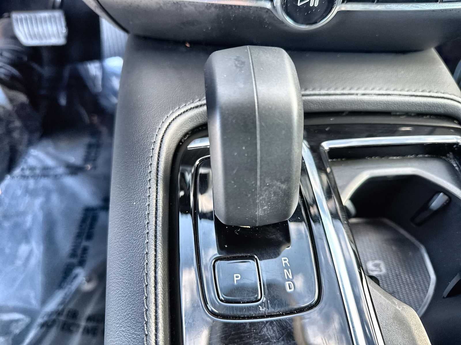 2023 Volvo S60 Recharge Plug-In Hybrid Plus Dark Theme