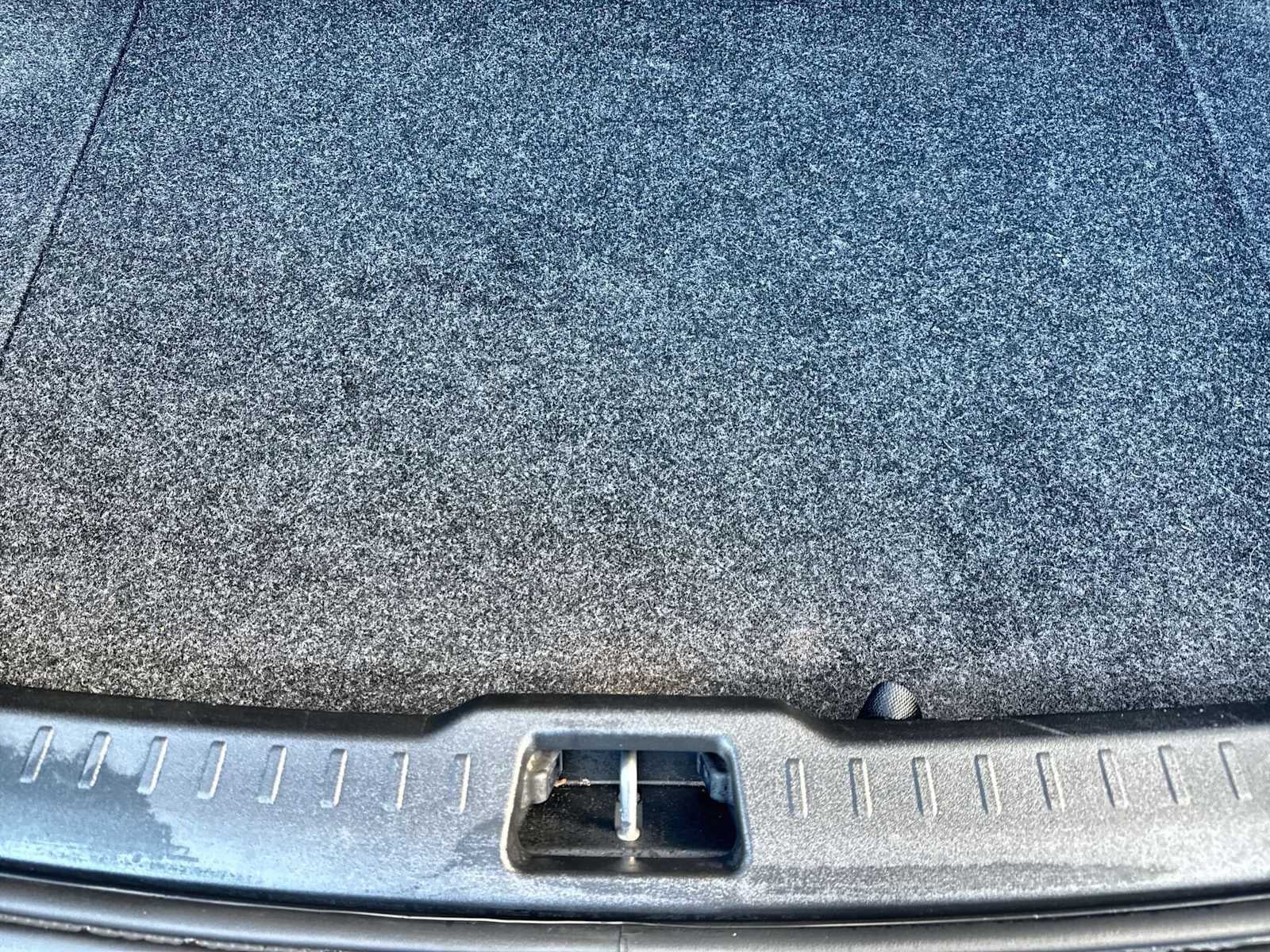 2023 Volvo S60 Recharge Plug-In Hybrid Plus Dark Theme