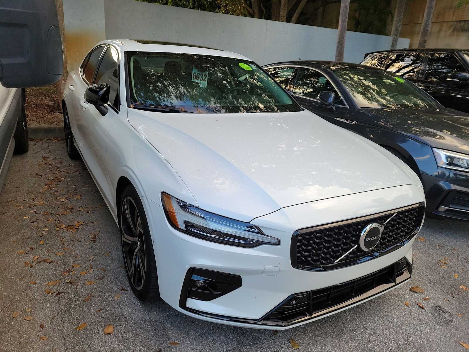 2023 Volvo S60 Ultimate Dark Theme