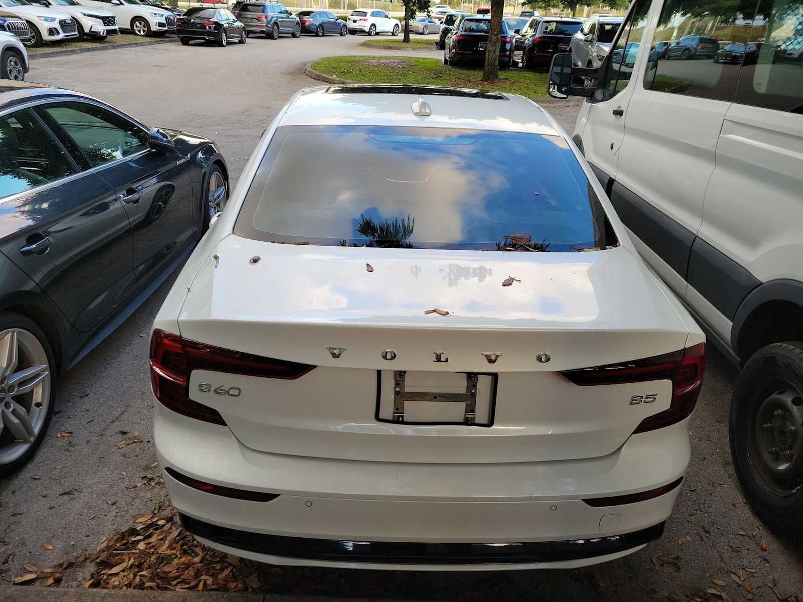 2023 Volvo S60 Ultimate Dark Theme