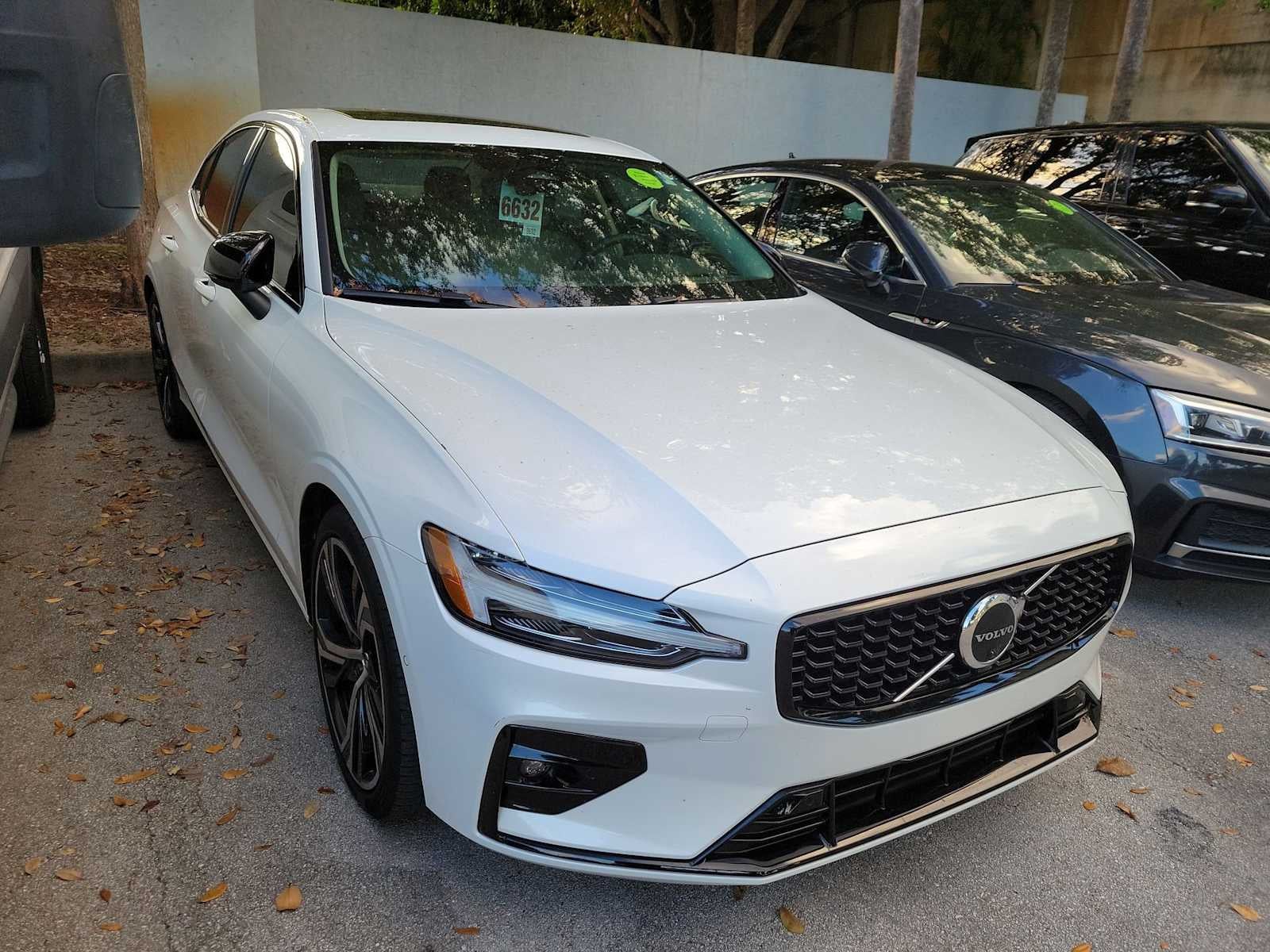 2023 Volvo S60 Ultimate Dark Theme