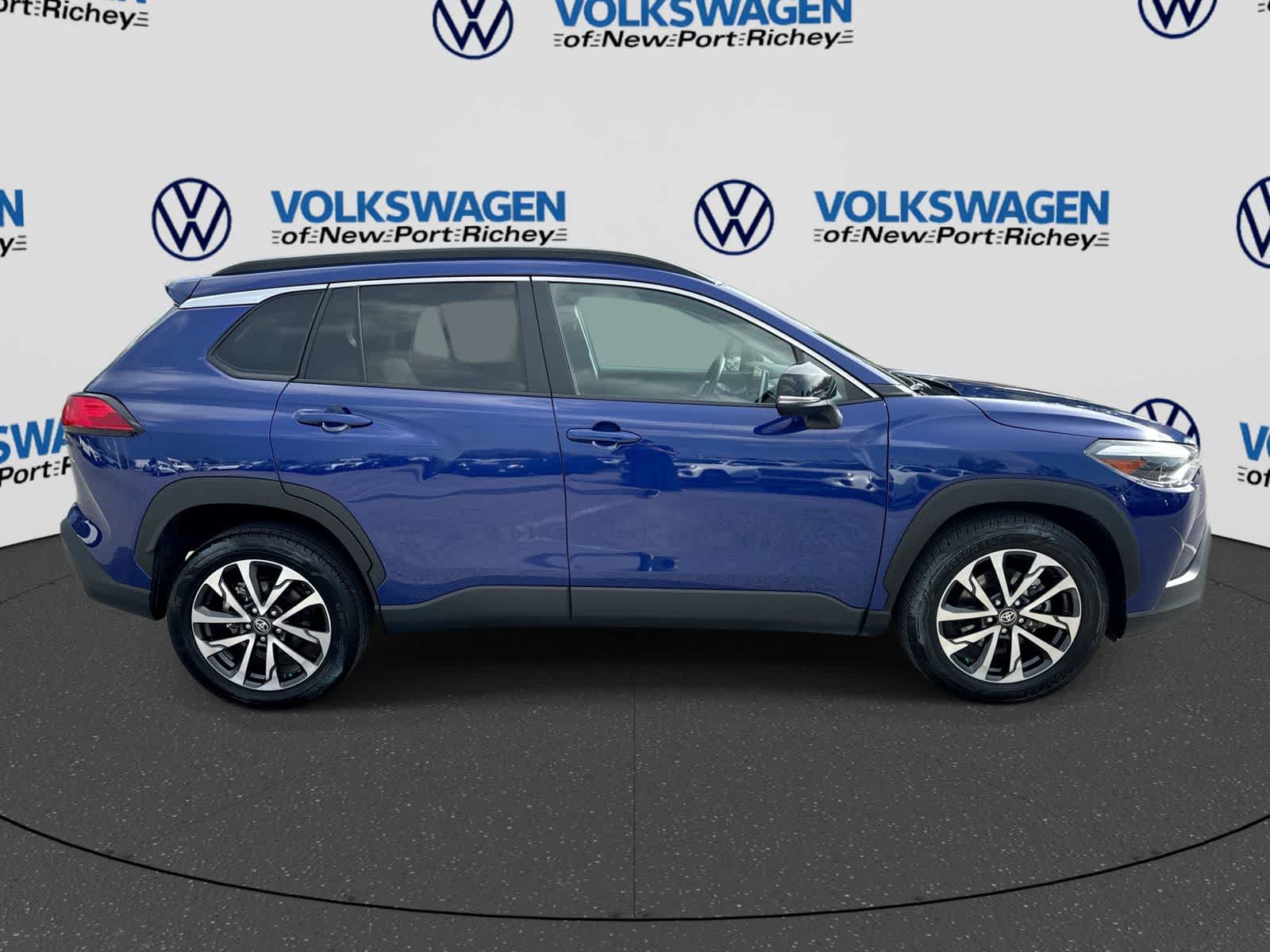 2025 Toyota Corolla Cross XLE