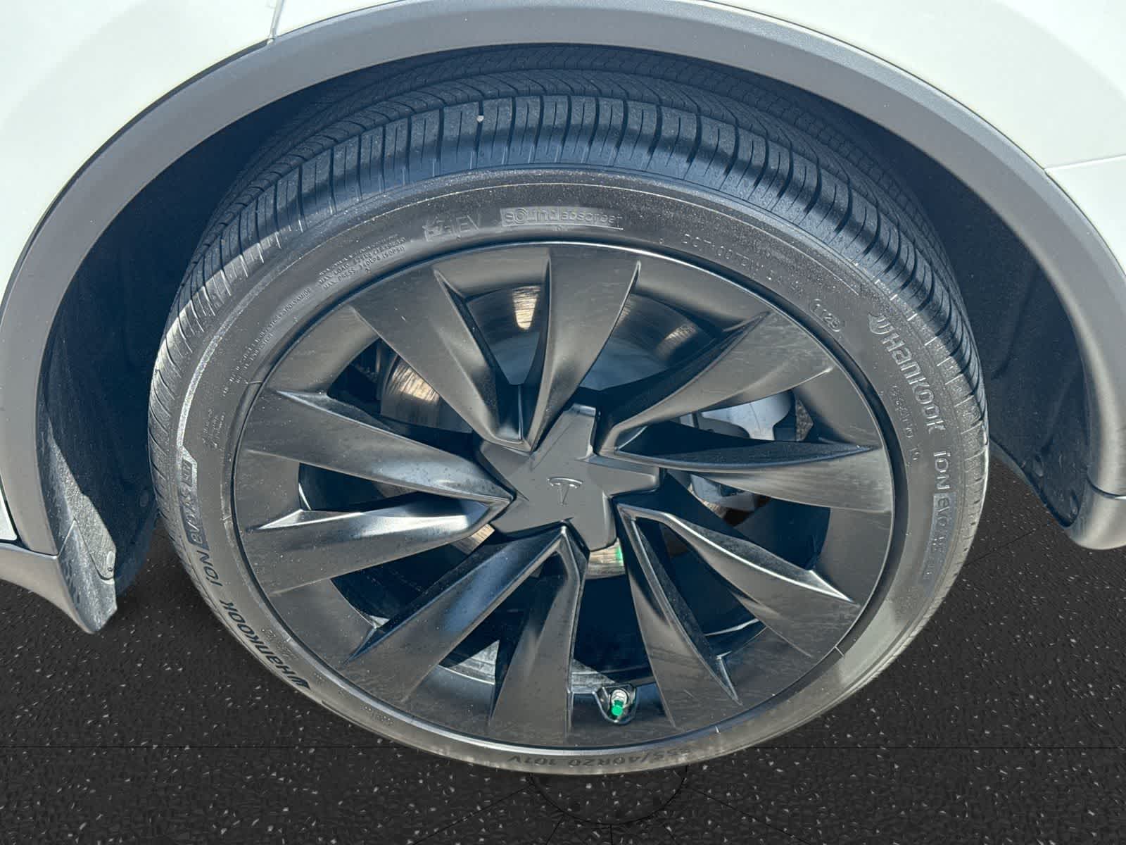 2026 Tesla Model Y AWD
