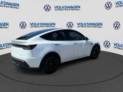 2026 Tesla Model Y AWD